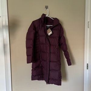New with tags
MISSING HOOD